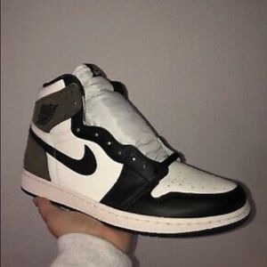 Jordan 1 “mochas” size 8 men’s